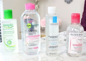 Nước Tẩy Trang Vào Mắt Có Sao Không? Giải Đáp Chi Tiết Và Cách Xử Lý