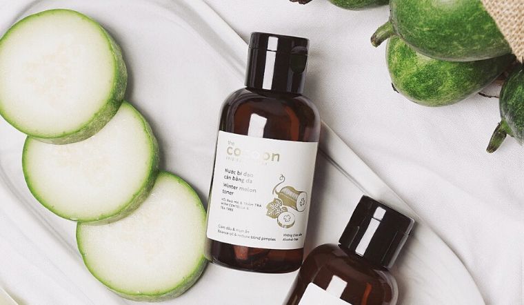 Toner Cocoon nhà Sassy cho da mịn và căng bóng