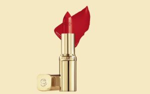 Son L'Oréal màu đỏ trầm sang chảnh quý phái