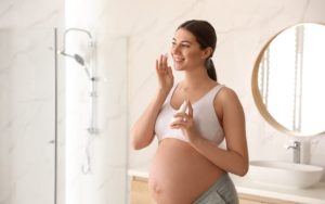 Nước tẩy trang cho bà bầu